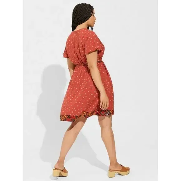 Torrid V-Neck Short Sleeve Mini Challis Boarder Skater Dress Size 2X - Picture 2 of 3